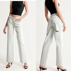 Abercrombie & Fitch Curve Love The Baggy Mid Rise Jeans Size 34 NWT